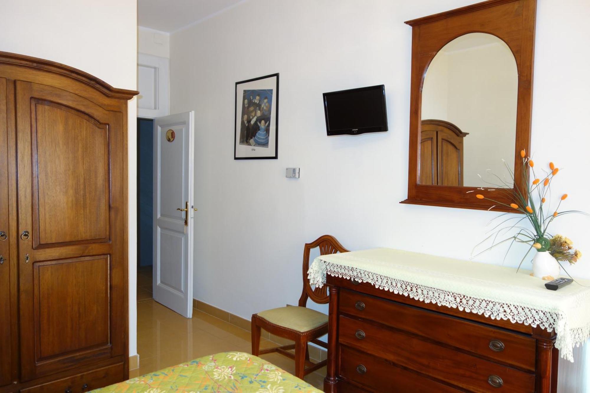 Hotel Roma سكانو المظهر الخارجي الصورة