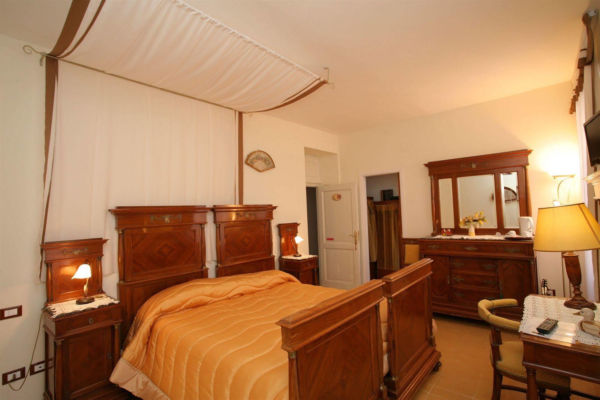 Hotel Roma سكانو المظهر الخارجي الصورة