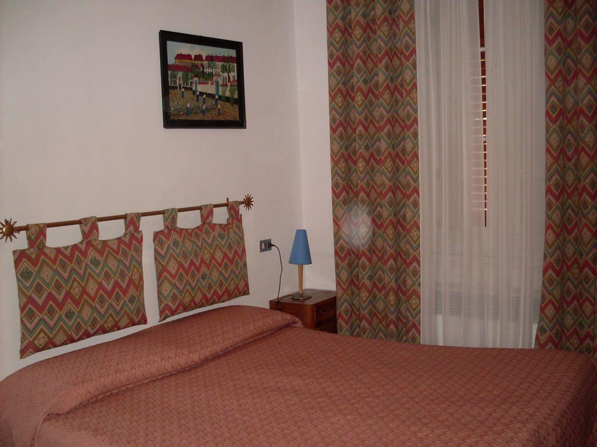 Hotel Roma سكانو المظهر الخارجي الصورة