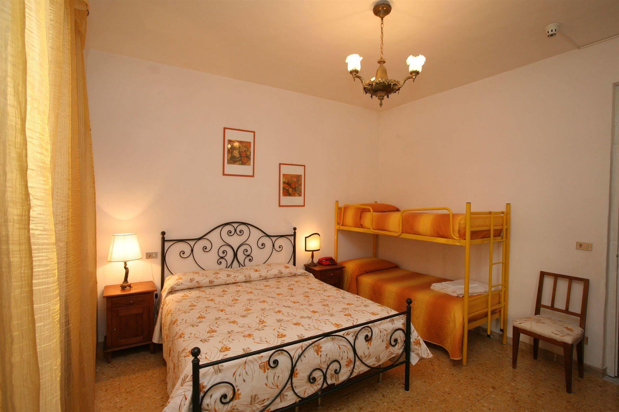 Hotel Roma سكانو المظهر الخارجي الصورة