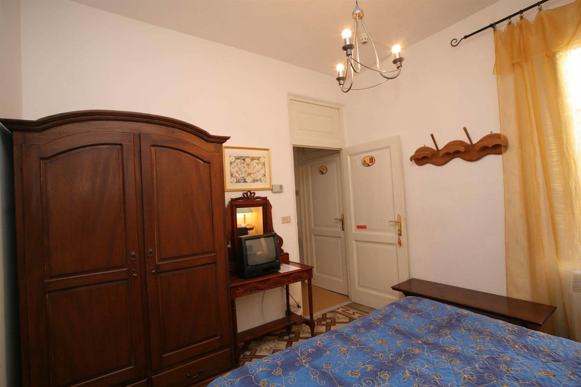 Hotel Roma سكانو المظهر الخارجي الصورة
