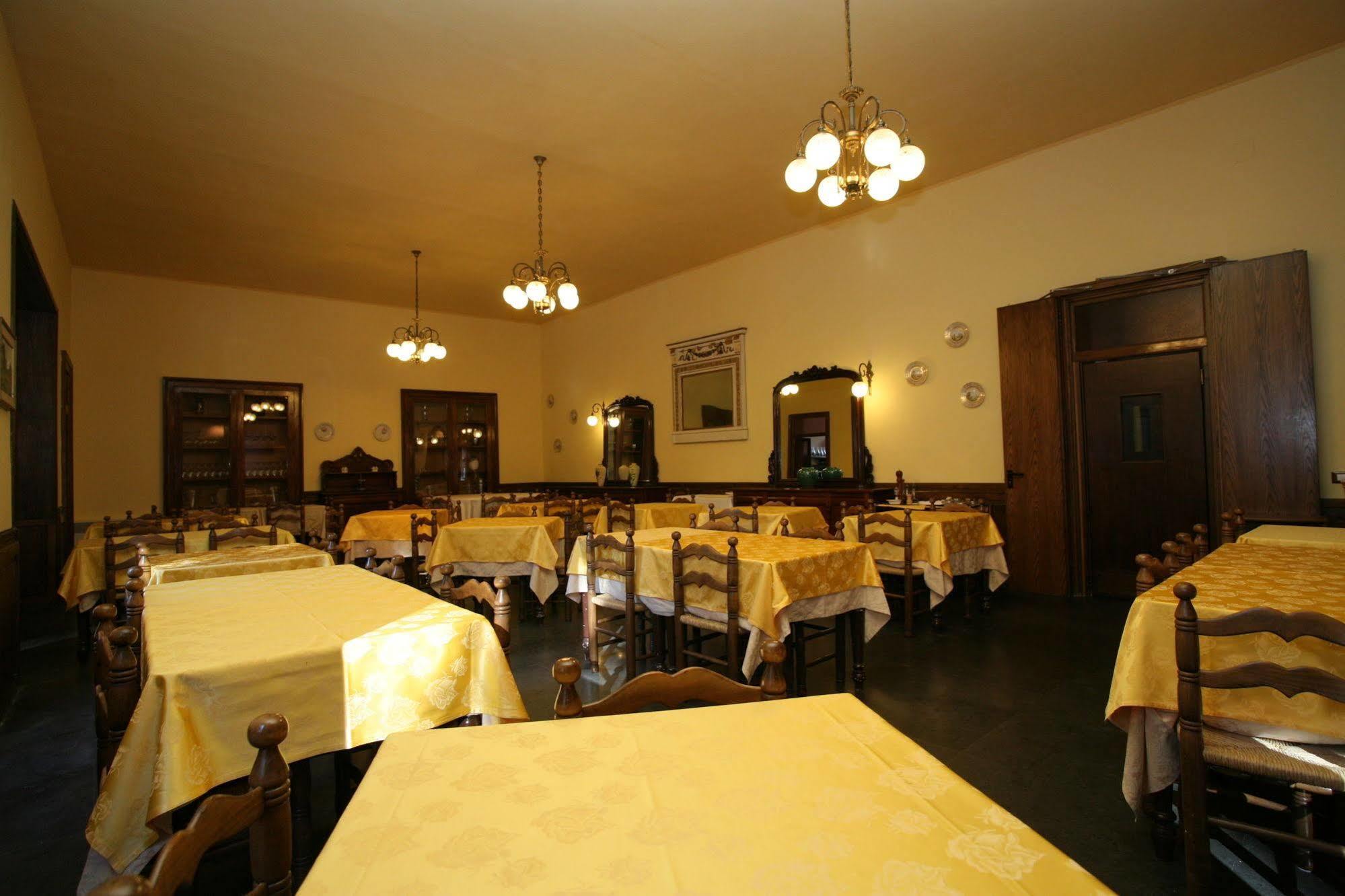 Hotel Roma سكانو المظهر الخارجي الصورة