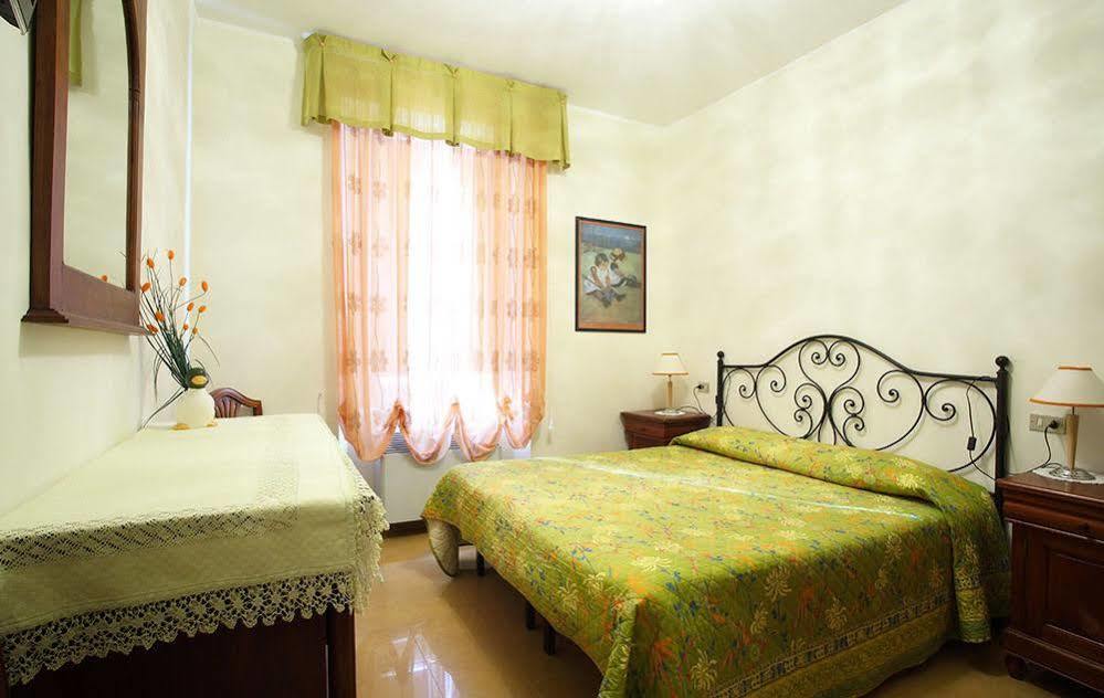 Hotel Roma سكانو المظهر الخارجي الصورة